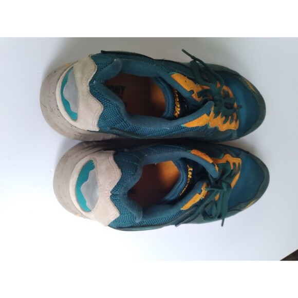 Athletic_Shoes